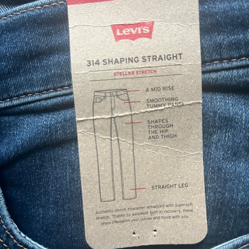 NWT Levi’s Straight Shaping Jeans - Picture 5 of 7